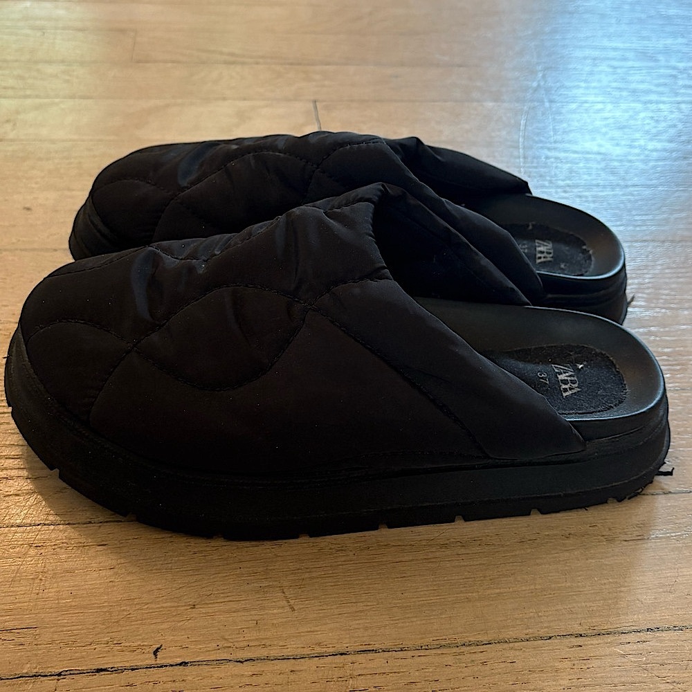 Zara Black Quilted Mules - Picture 2 of 4